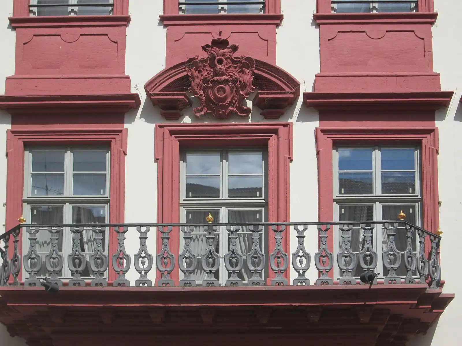 Fassade des Palais Morass, Sitz des Kurpfälzischen Museums